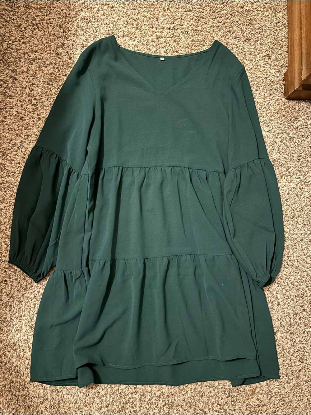 Women’s Dark Green V-Neck Tiered Long Sleeve Dress